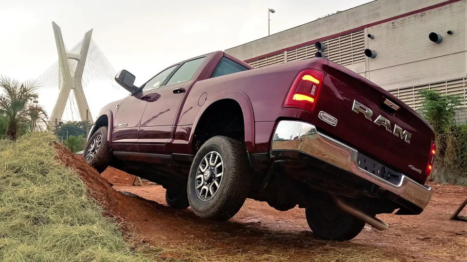 Pela primeira vez, Ram lidera buscas por carros novos no Brasil