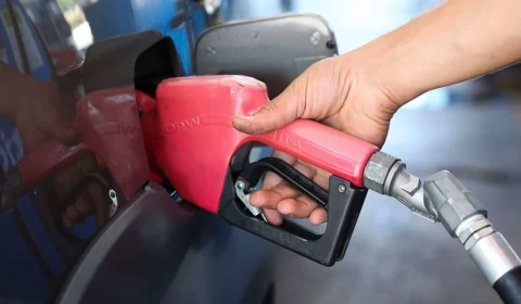 Preço da gasolina sobe em fevereiro, com média nacional de R$ 5,943 por litro
