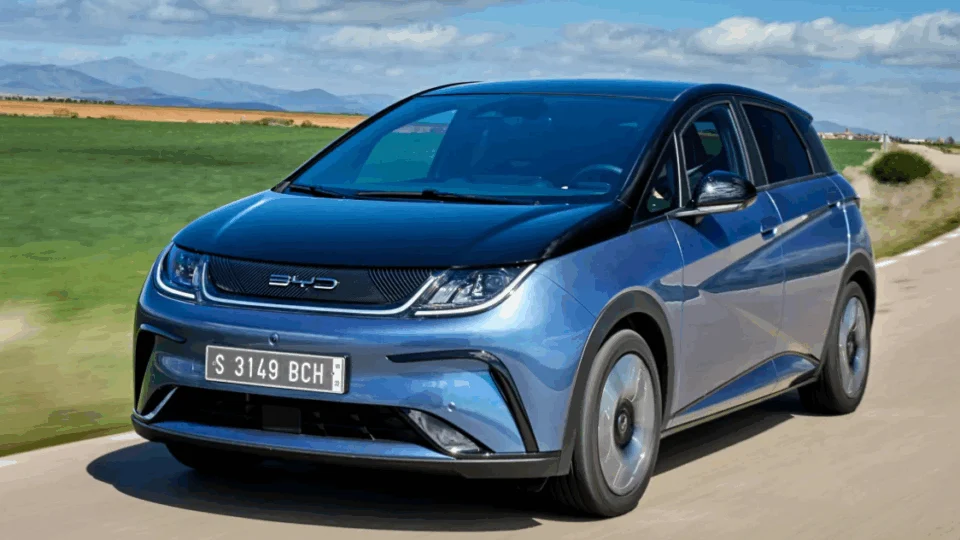 BYD lidera buscas por carros elétricos novos em 2023 