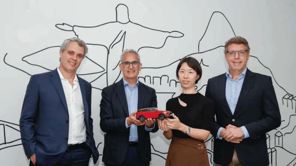 Arval BNP Paribas e BYD anunciam parceria estratégica para eletrificação no Brasil