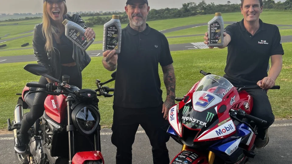 Mobil apresentam a mais recente linha de lubrificantes 100% sintética para motos de alta cilindrada 