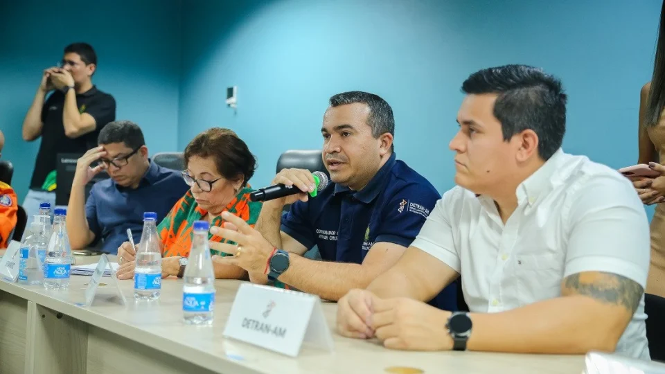 Detran Amazonas assina portaria que regula autorizações para a eventos carnavalescos em vias e locais públicos