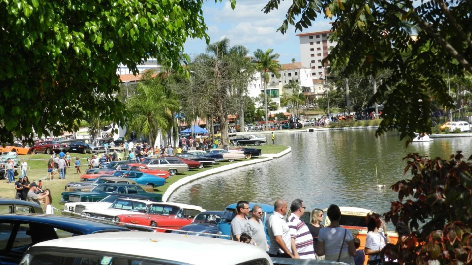 Evento de autos antigos, o maior do Brasil, em Águas de Lindóia, é gratuito e pretende reunir 500 mil visitantes