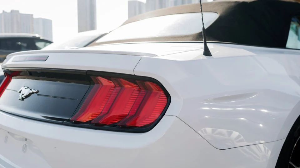 Executivos apostam em aluguel de carrões de luxo na hora de curtir as férias