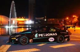 PETRONAS renova patrocínio com Átila Abreu para temporada 2024 da Stock Car
