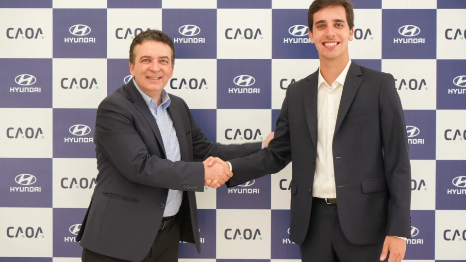 Hyundai e CAOA atualizam parceria de 25 anos para responder aos desafios do futuro