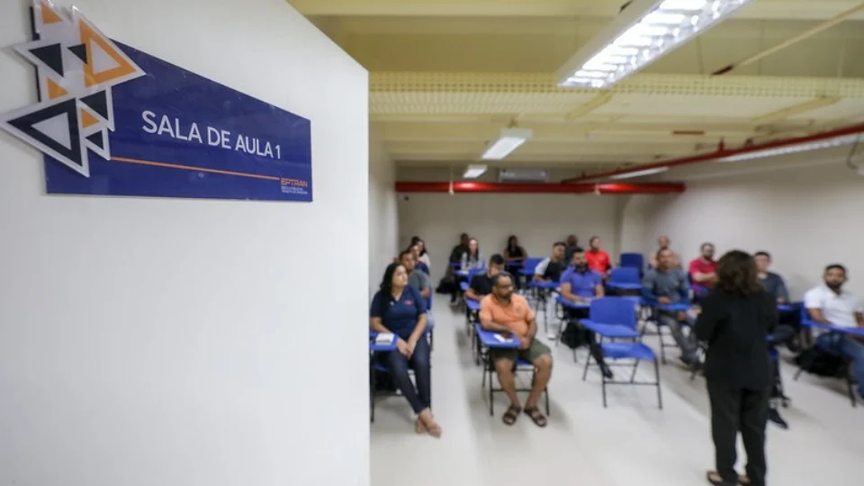 Detran-AM está com inscrições abertas para seis cursos na Escola Pública de Trânsito