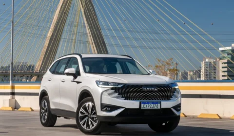 GWM Brasil lança o plug-in Haval H6 PHEV19 por R$ 229 mil com sistema que fornece energia