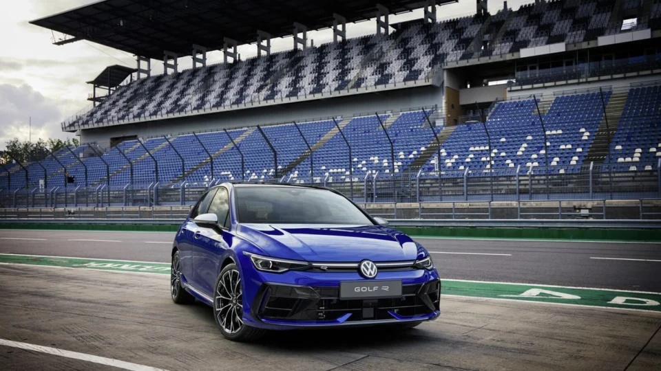 Estreia mundial do mais potente Golf: lançamento da novo R Variant e R com 333 cv 