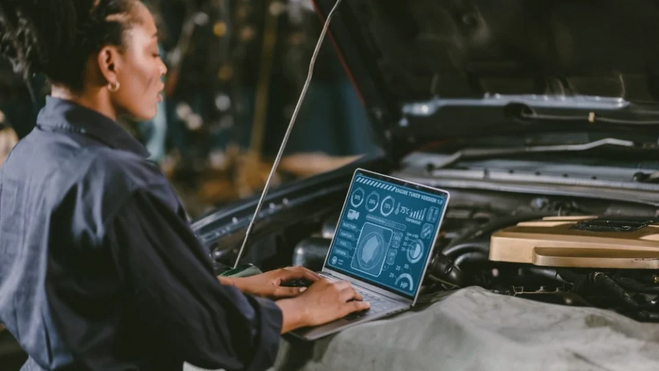 Indústria automotiva dos EUA prevê mais de 500 mil vagas em 10 anos; engenheiros brasileiros são alvo de recrutamento