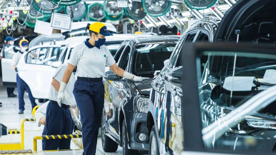 Com alta demanda, Toyota inicia terceiro turno de produção