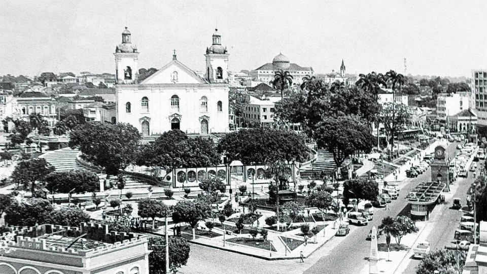 O carro de praça: o atual táxi/aplicativo