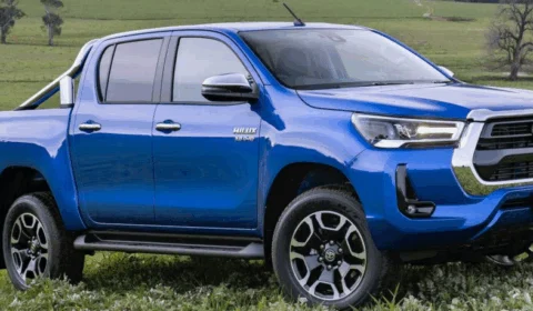 Toyota Hilux reestilizada tem lançamento confirmado para o Brasil ainda em 2020