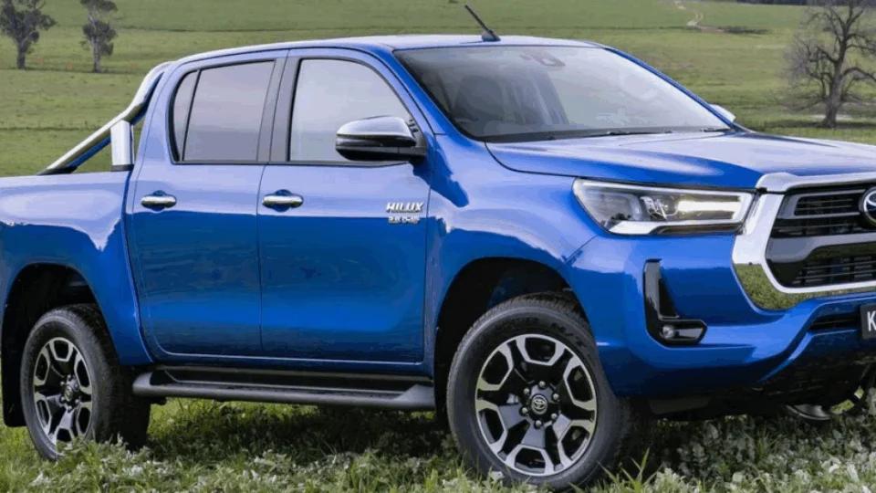 Toyota Hilux reestilizada tem lançamento confirmado para o Brasil ainda em 2020