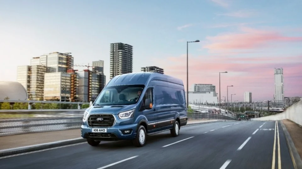Ford Transit é premiada com nota máxima de segurança pelo Euro NCAP