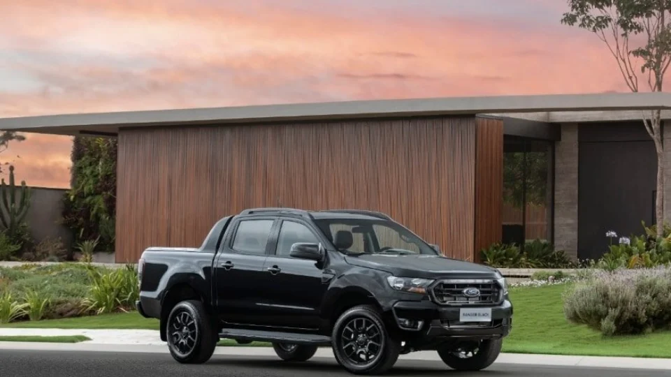 Ford lança a sofisticada, exclusiva e conectada Ranger Black