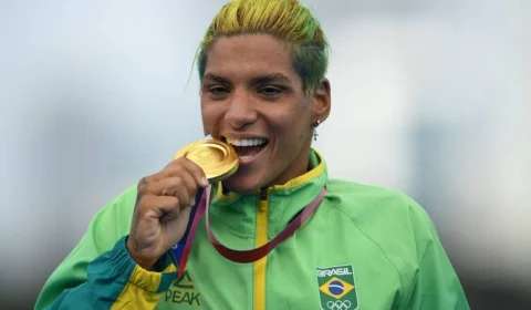 Ana Marcela Cunha, do Time Nissan, conquista medalha de ouro em Tóquio