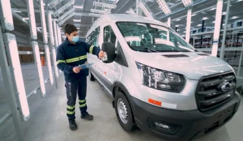 Ford inicia a produção da Transit na América do Sul