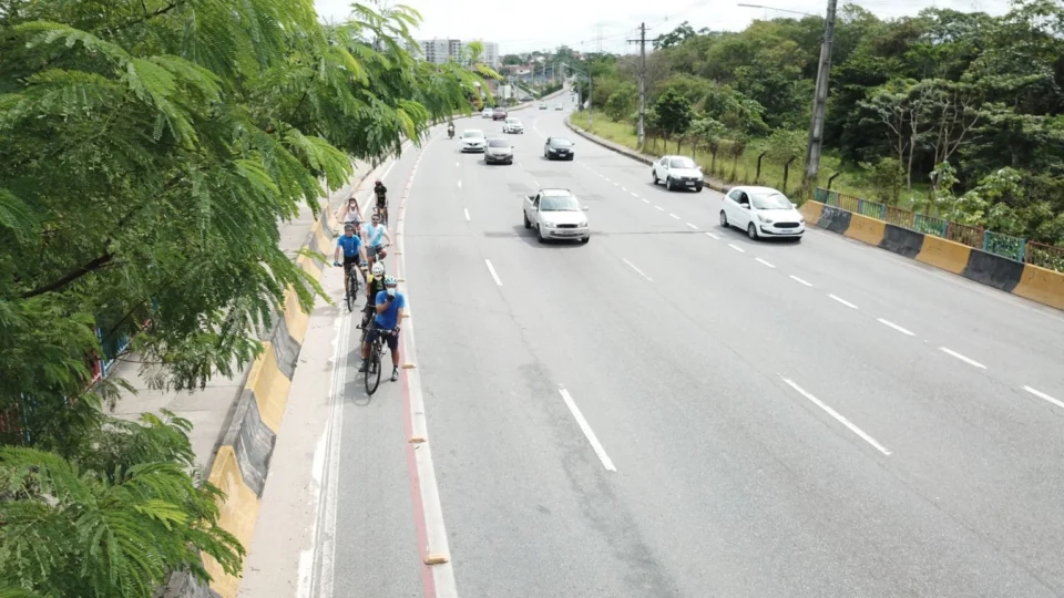 Trânsito é organizado durante a ‘Run up – Desafio Flores’ neste domingo