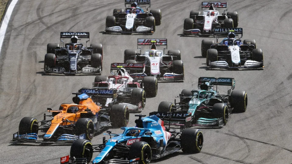 Fórmula 1 reduz para 22 corridas após a categoria substituir GP da Rússia