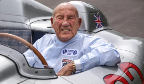 Mercedes-Benz homenageia Sir Stirling Moss durante rali 1000 Miglia