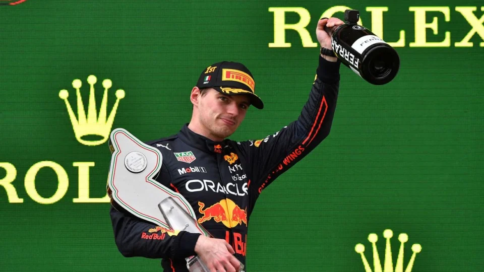 Fórmula 1: Campeão mundial Max Verstappen vence em Ímola