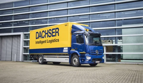 Mercedes-Benz: Primeiro eActros é entregue à DACHSER e entrará em operação na Alemanha