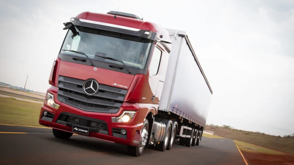 Mercedes-Benz inicia em Araquari uma nova etapa de test-drive do Novo Actros na rota da safra