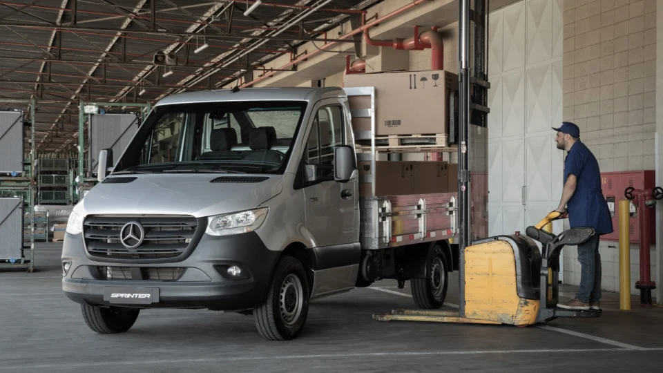 Mercedes-Benz Vans lança nova linha Sprinter Street com motor mais eficiente no Brasil