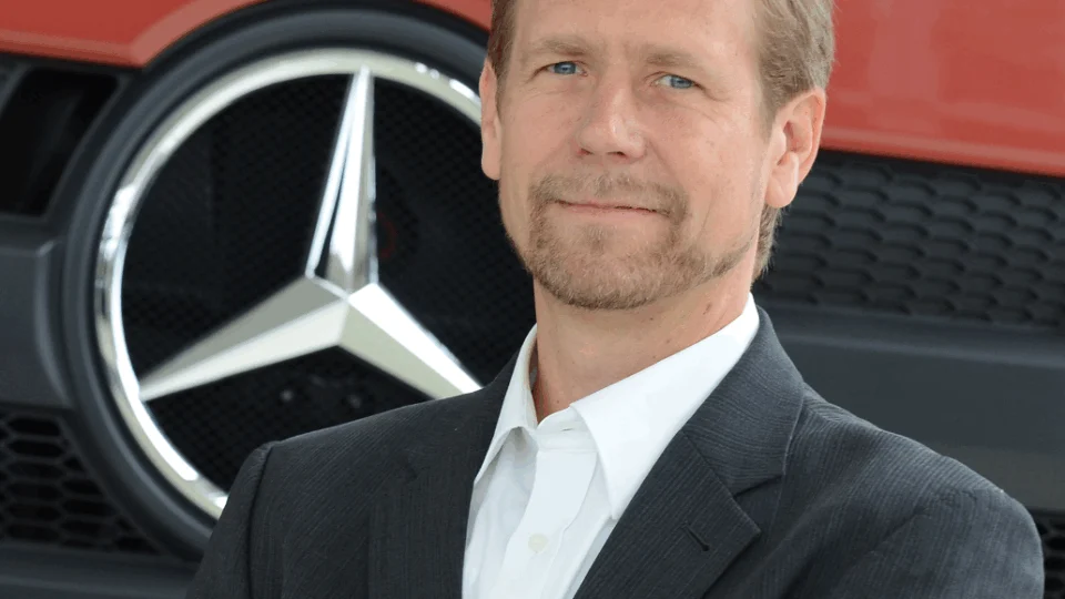 Mercedes-Benz premia concessionários por ações socioambientais e pelo foco na satisfação dos clientes