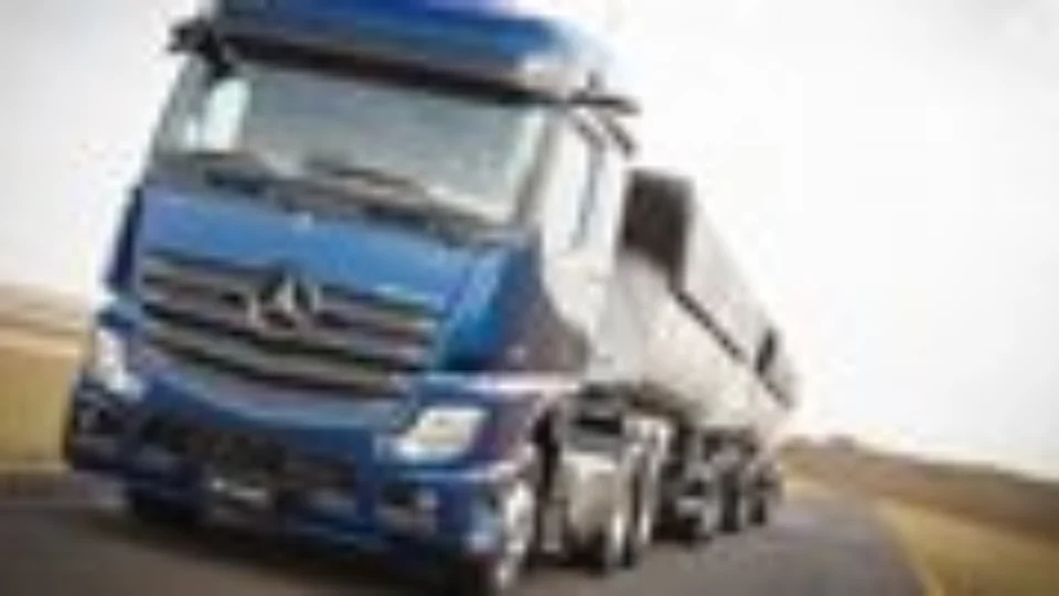 Mercedes-Benz realiza test-drive do Actros em Circuito