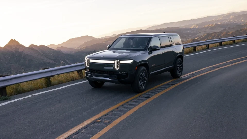 A abordagem “Small is the New Big” da Rivian sinaliza uma mudança empolgante para o mercado americano de veículos elétricos