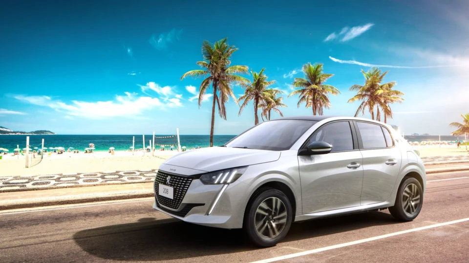 Peugeot lança linha 2024 do 208 