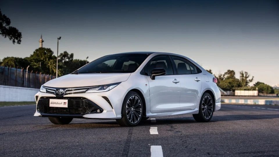Toyota Corolla sofre o quinto aumento em 2021 e encosta nos R$ 175 mil