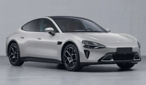 Interior do Xiaomi SU7 revelado em fotos na rua