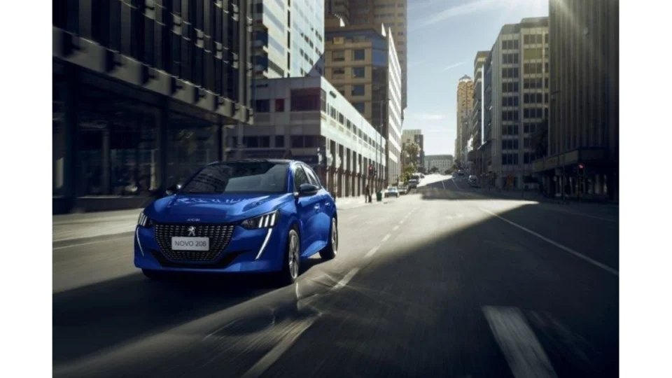 PEUGEOT registra alta de 122% em vendas e celebra sucesso do 208