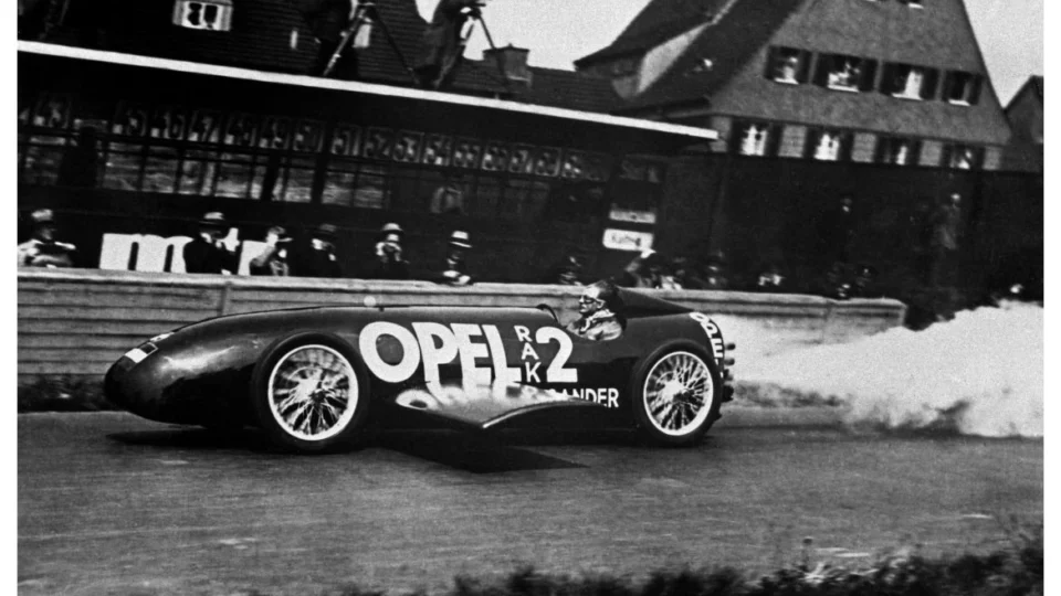 Celebrações do aniversário da Opel: 160 anos de inovações destinadas a milhões de utilizadores