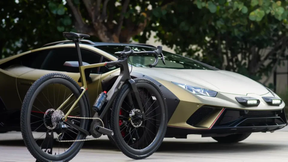 Bicicleta inspirada no Lamborghini Huracán chega ao Brasil por R$ 137.000