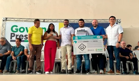 Governo Presente: Detran-AM entrega 50 CNHs Sociais e 54 certificados de conclusão de cursos