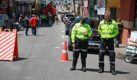 Trecho da rua dos Barés é interditado no centro de Manaus