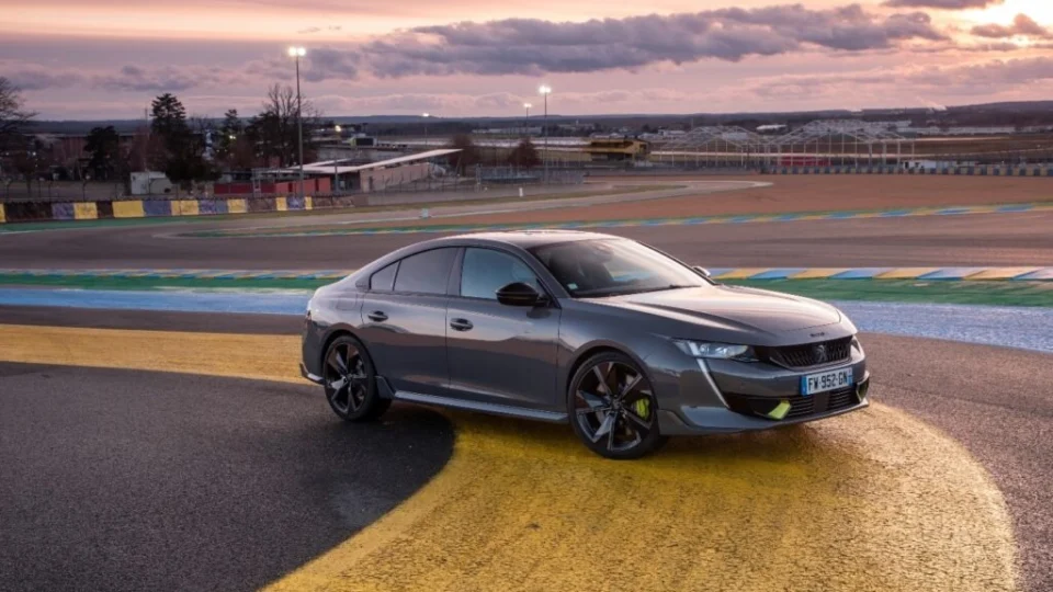 Peugeot 508 Sport Engineered é testado pelos pilotos do Campeonato Mundial de Endurance (WEC)