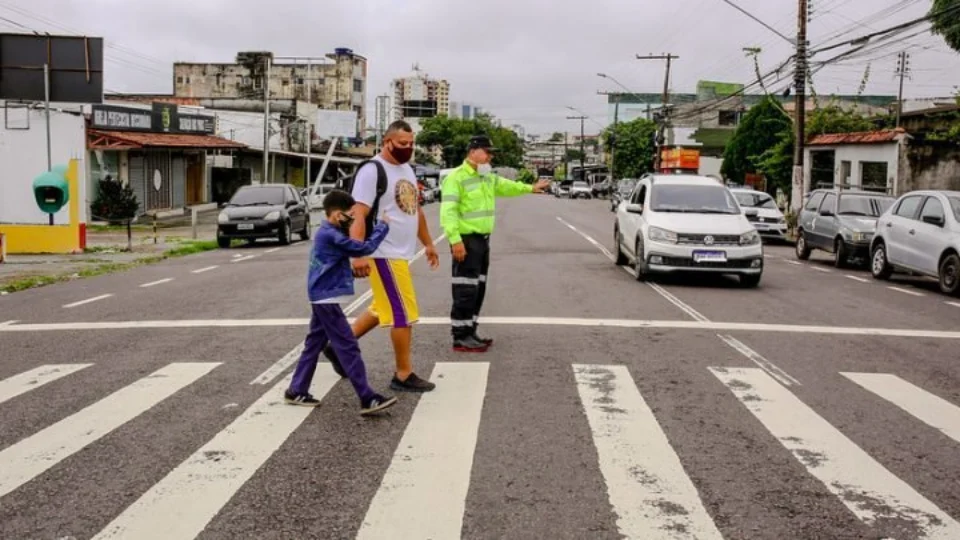 Prefeitura realiza ação do ‘Travessia Segura’ na zona Centro-Oeste