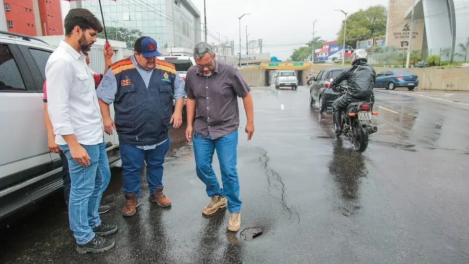 Avenida Umberto Calderaro é interditada para obras em rede de drenagem