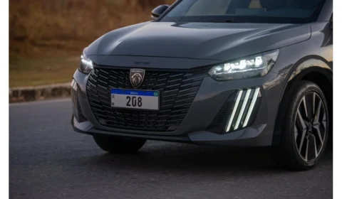 PEUGEOT Anuncia do novo 208