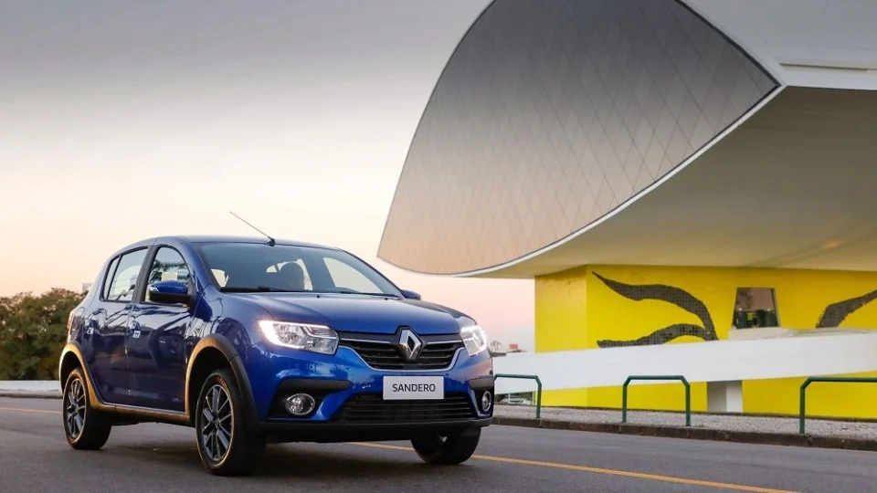 Renault troca usados por um Sandero ou Captur Bose