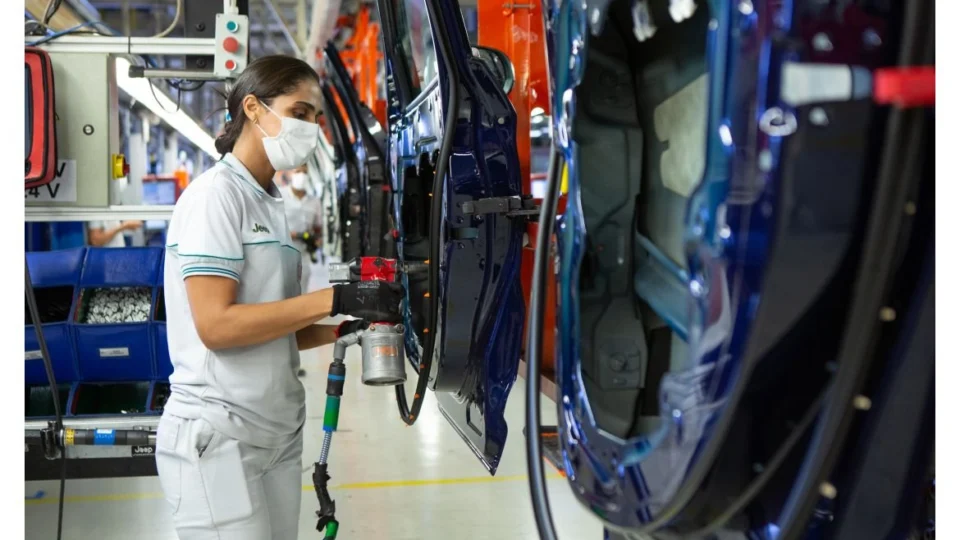 Stellantis comemora sete anos de operações do Polo Automotivo