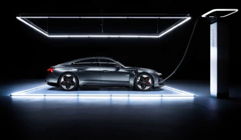 Audi inicia entregas do esportivo elétrico RS e-tron GT