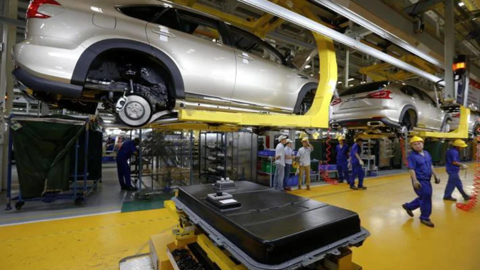 China lidera o mundo quando se fala em bateria para carros elétricos, saiba porque