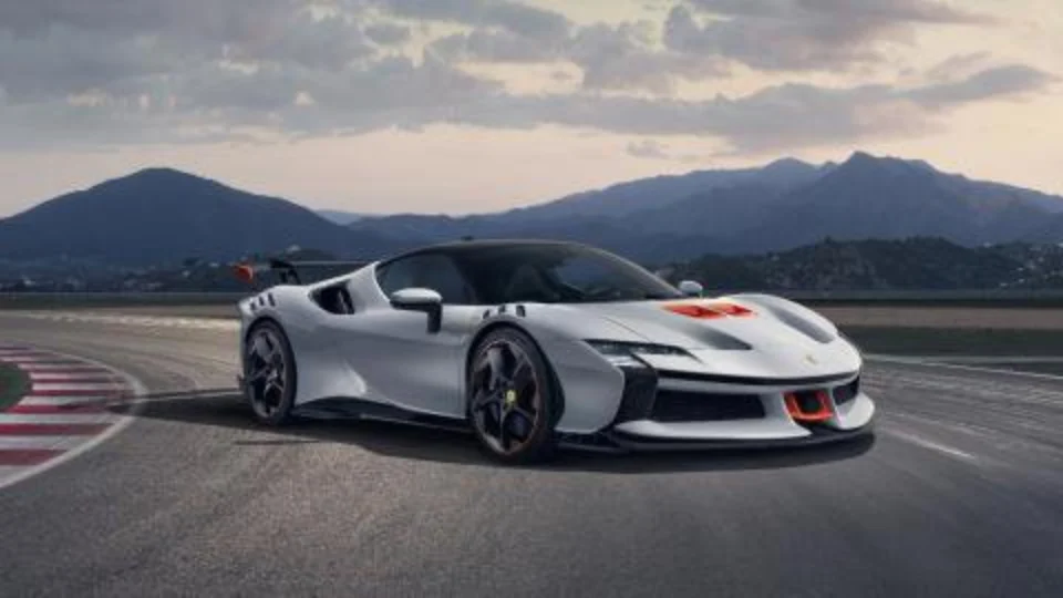 Ferrari revela o SF90 XX Stradale e a versão Spider com 1030 cv
