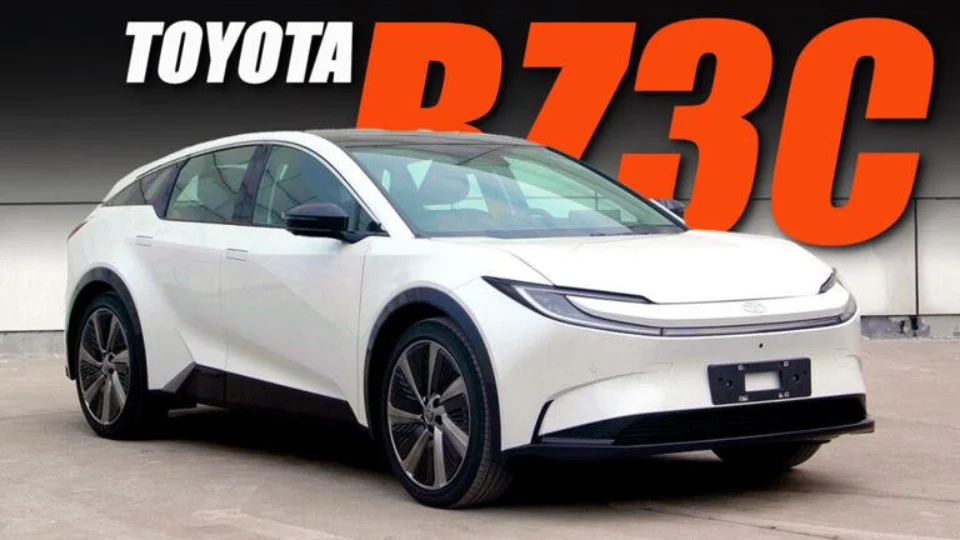 Novo Toyota bZ3C para a China parece um crossover Prius 
